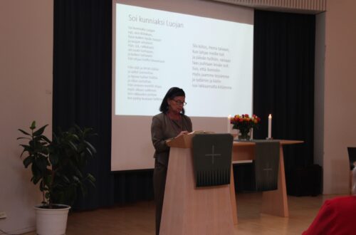 Eeva-Maija Haukinen luki psalmin