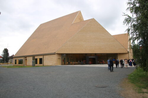 Ylivieskan uusi kirkko.